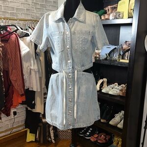 Vestido con decoración a mano